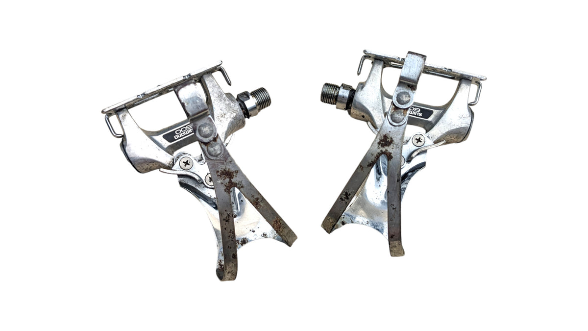 shimano 600 pedale EX PD-6207 Pedals – Goldensteelcycles model:Instinct:Instinct Alloy 2023 The Shimano PD Select Your Frame Finish:Sandblasted Crank Brothers Stamp 3