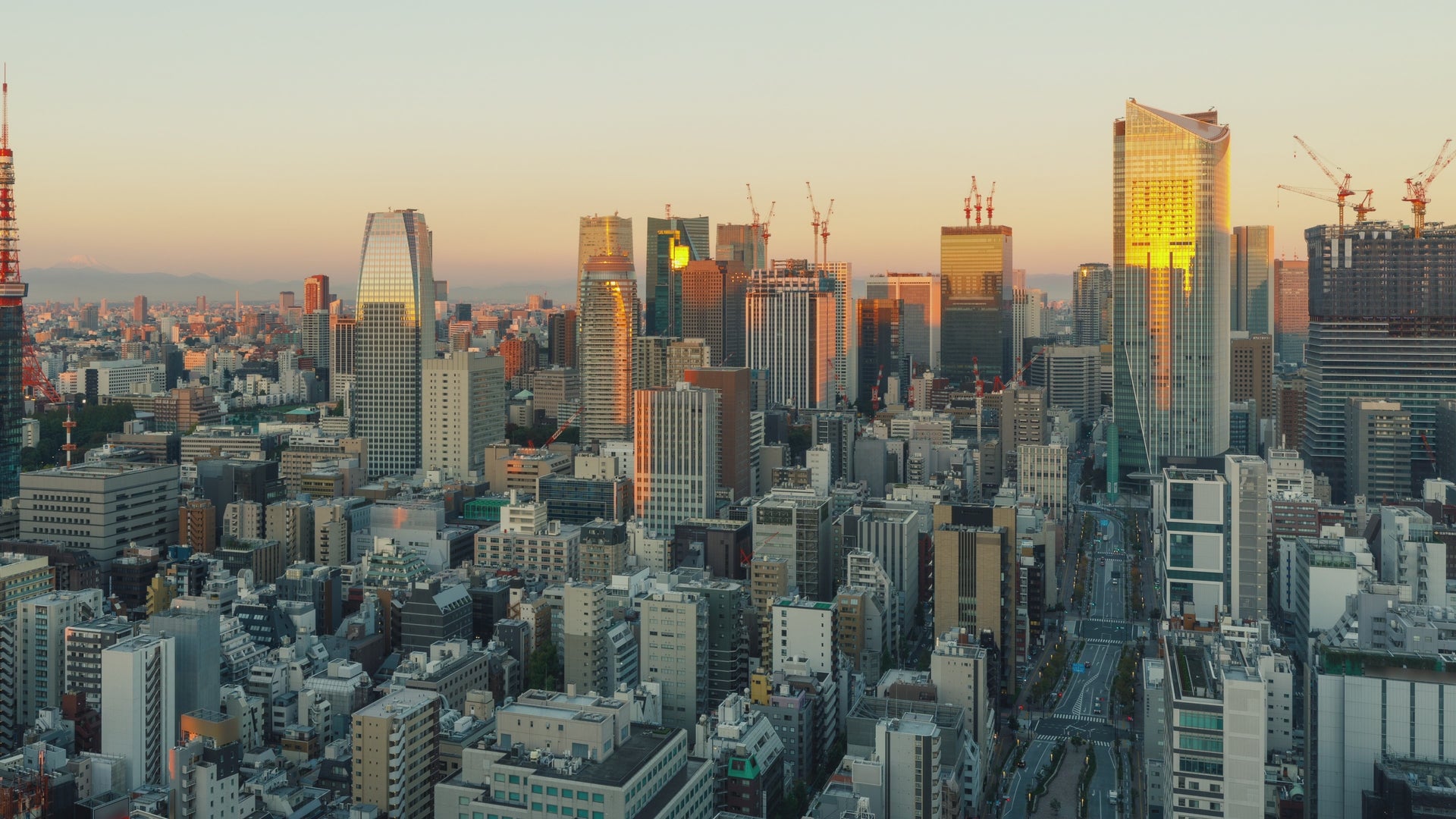 Urban city Skyline perfect for classic cycling brands like Peugeot, Eddy merckx, Colnago & Bianchi