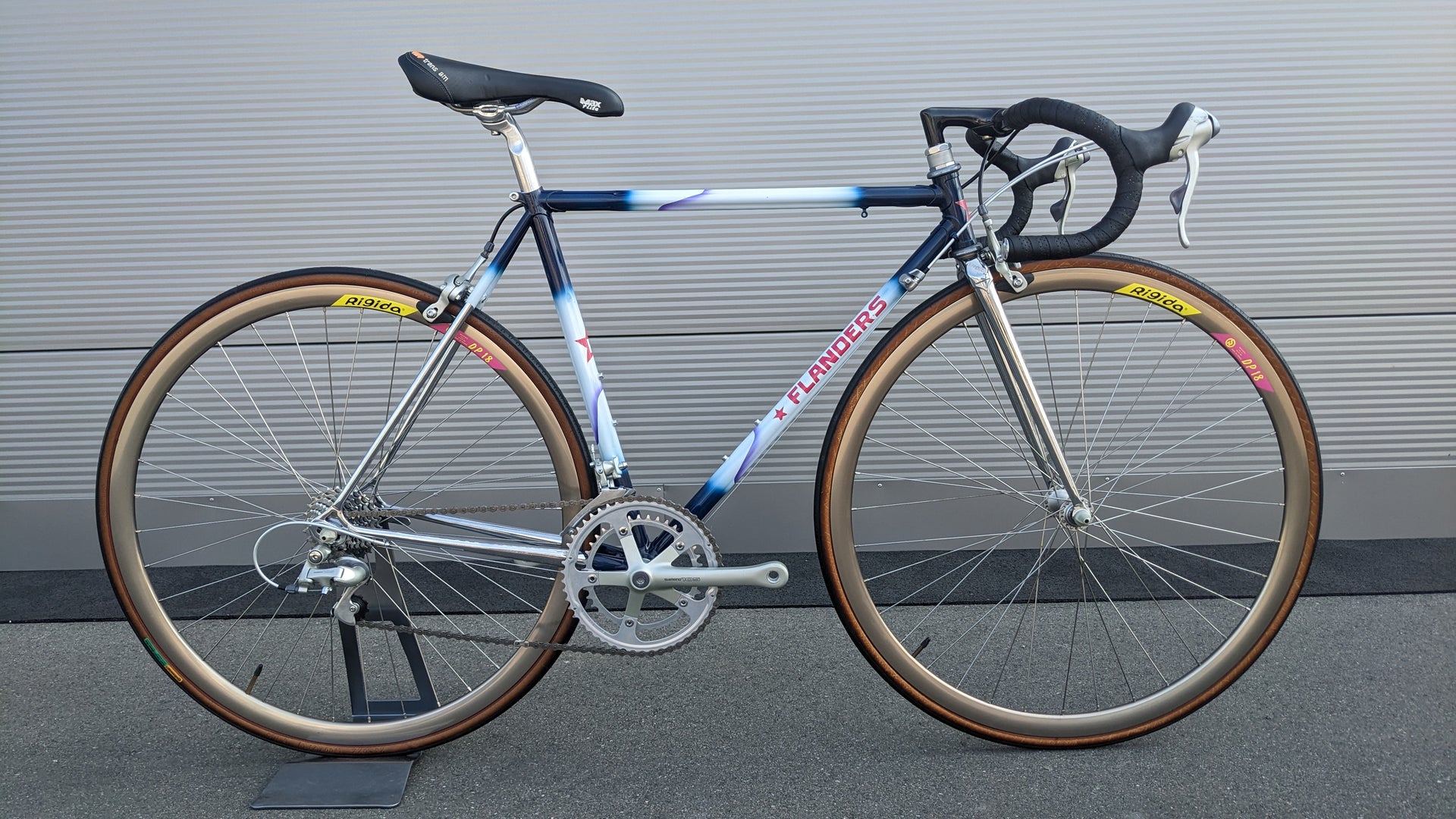 Flanders Shimano 105 Vintage Racing Bike 1990s – Goldensteelcycles