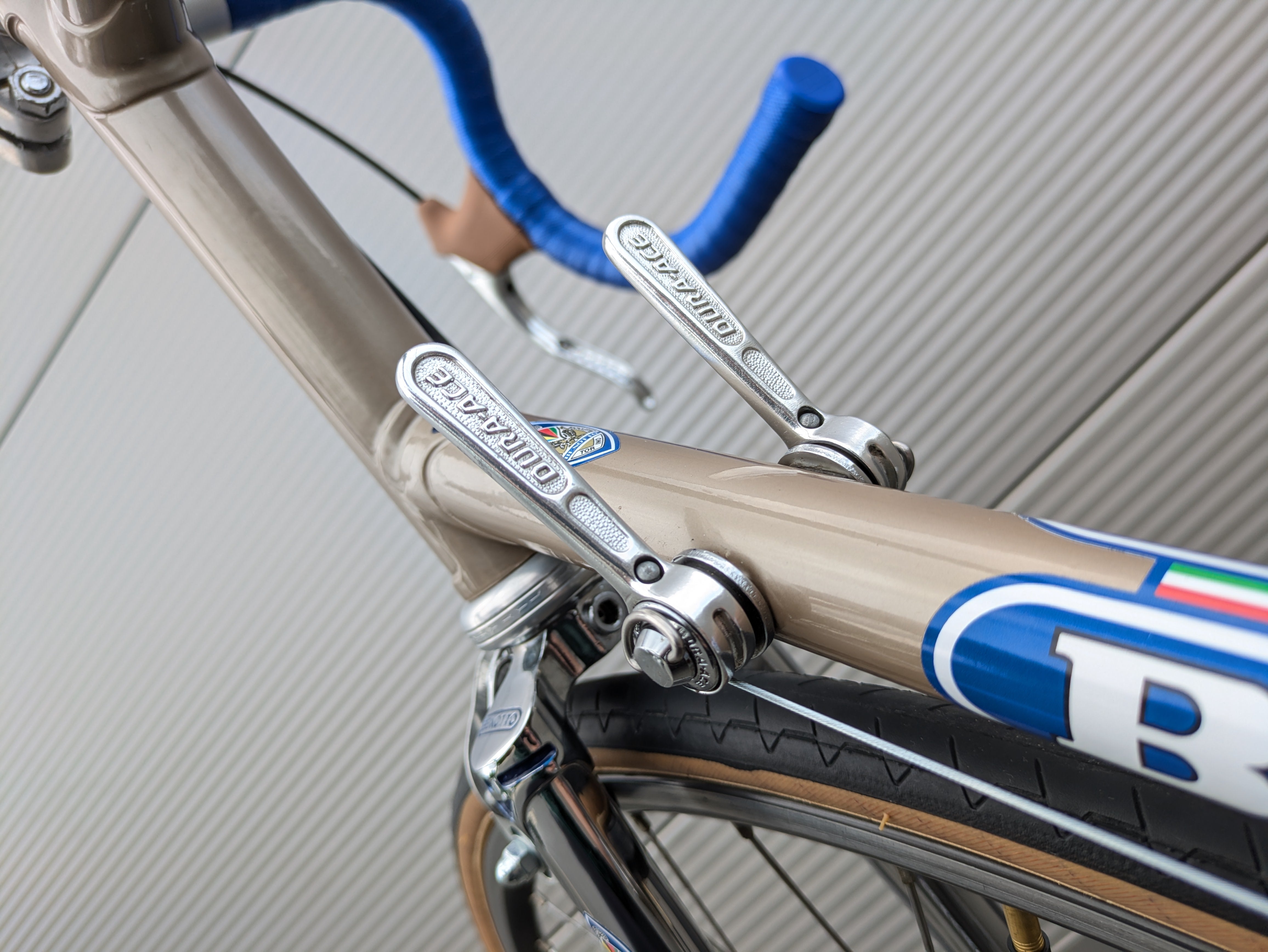 rennrad 2500 euro Benotto 2500 Shimano Dura Ace Vintage Rennrad 1980s – Goldensteelcycles