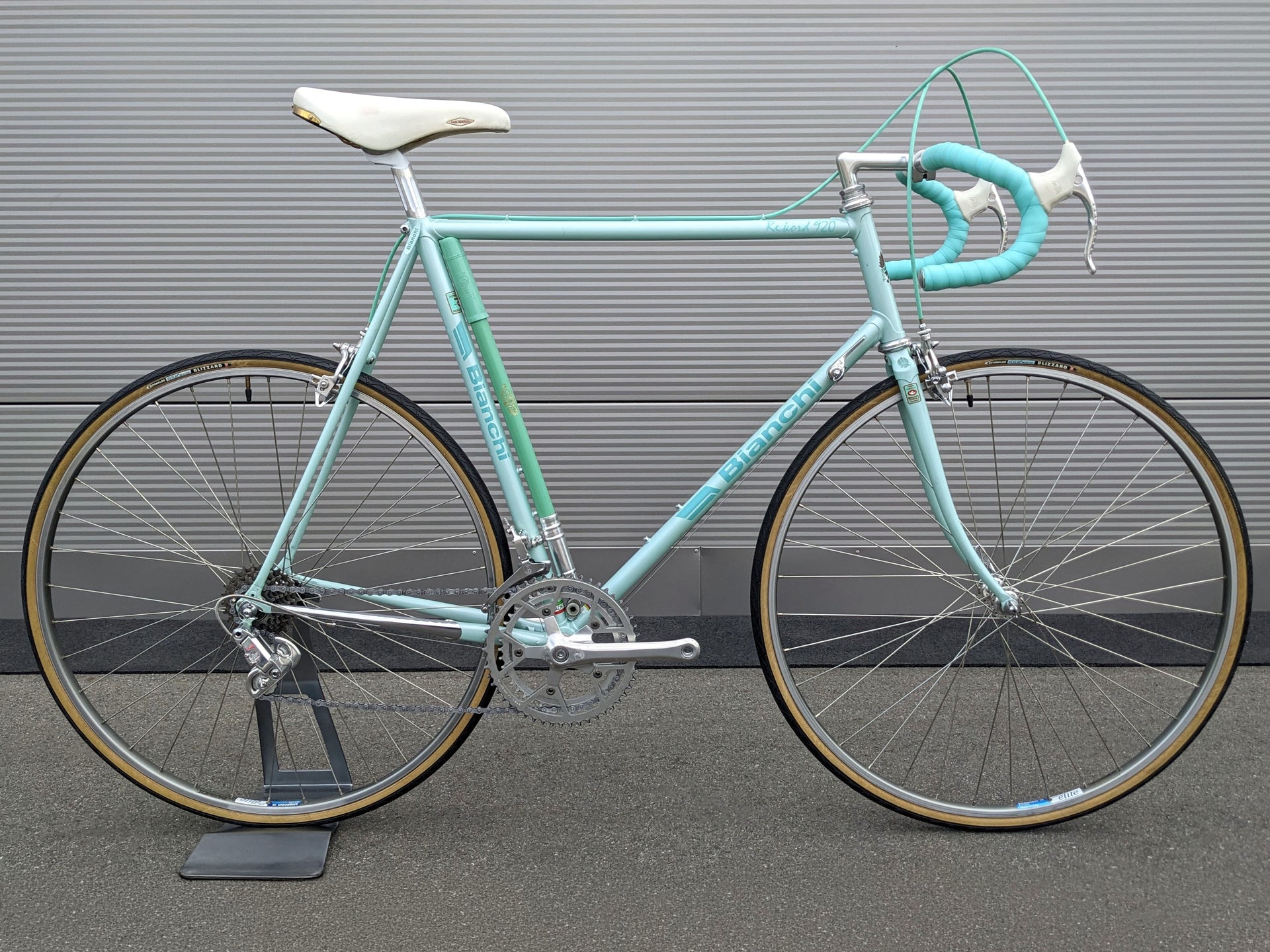 Bianchi Rekord 920 Campagnolo Victory Vintage Road Bike 1986 – Goldensteelcycles
