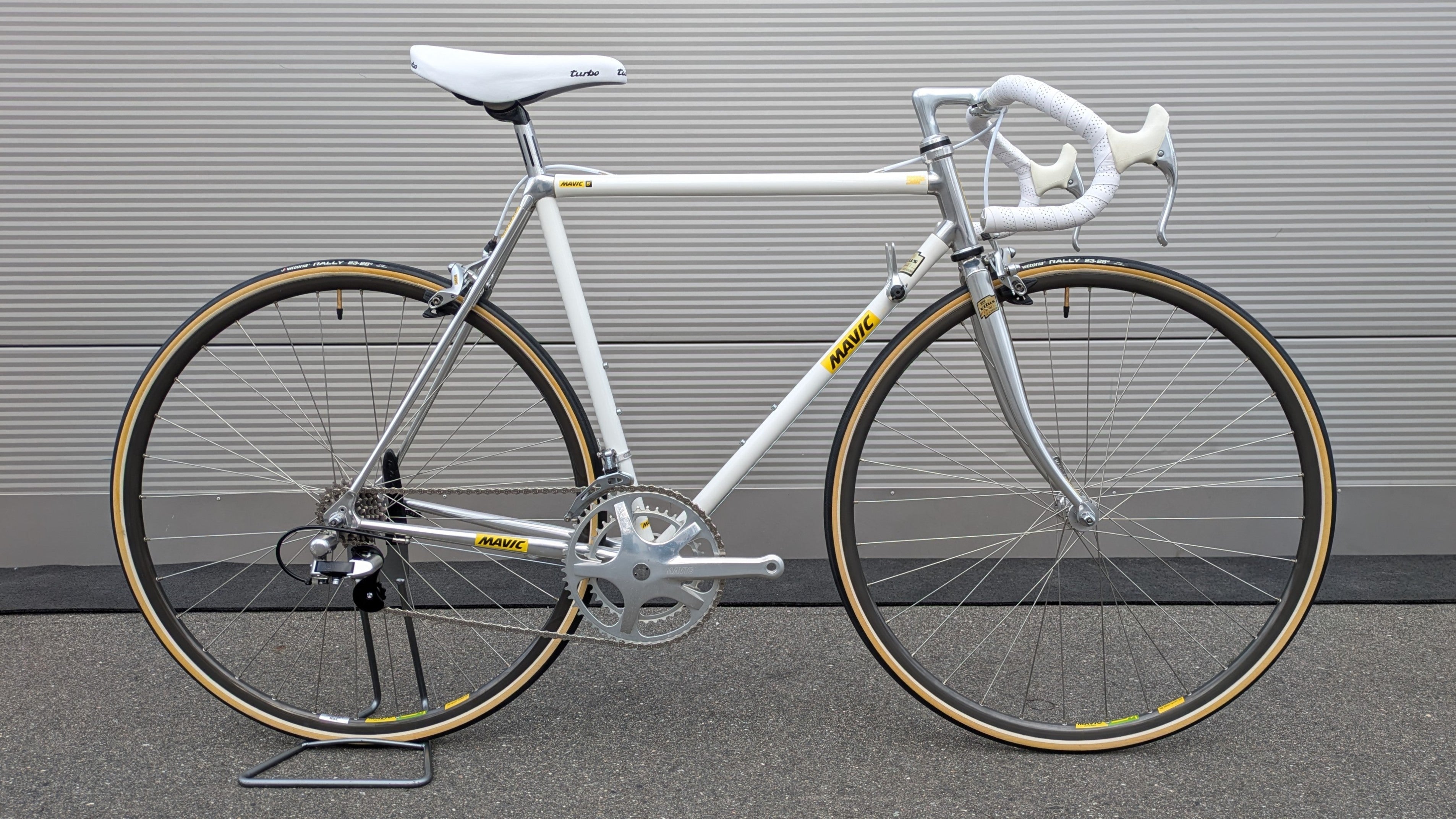 Fully Restored Vintage Road Bicycles | Goldensteelcycles